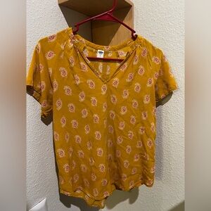 Old Navy Women's Mustard Paisley Tee